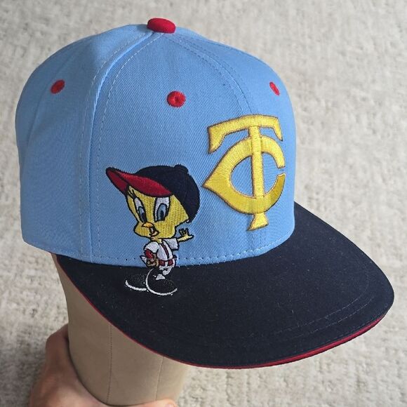 Looney Tunes | MN TWINS X Tweety Bird Hat - Picture 1 of 6